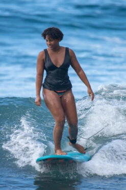 Bikinitop TANKINI MARINE Met V-hals En Uitneembare Pads EFFEN ZWART -Aanbiedingen Trend Doek Winkel bikinitop tankini marine met v hals en uitneembare pads effen zwart 15