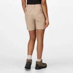 Regatta Chaska II Dames Korte Wandelbroek Voor Dames - Beige -Aanbiedingen Trend Doek Winkel chaska ii dames korte wandelbroek voor dames beige 4