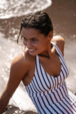 Badpak Voor Surfen Agatha Pagi Dubbele Rugverstelling -Aanbiedingen Trend Doek Winkel damesbadpak agatha marin met dubbele rugverstelling witgrijs 14