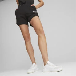 Essentials+ LOVE IS LOVE Short Voor Dames PUMA -Aanbiedingen Trend Doek Winkel essentials love is love short voor dames puma 1