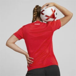Oostenrijk Thuis 22/23 Replica Jersey Dames PUMA 11 Oostenrijk Thuis 22/23 Replica Jersey Dames PUMA -Aanbiedingen Trend Doek Winkel oostenrijk thuis 2223 replica jersey dames puma 2