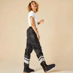 BTWIN Regenbroek Met Geïntegreerde Schoencovers Voor Op De Fiets 540 Dames Zwart -Aanbiedingen Trend Doek Winkel regenbroek met geintegreerde schoencovers voor op de fiets 540 dames zwart 2